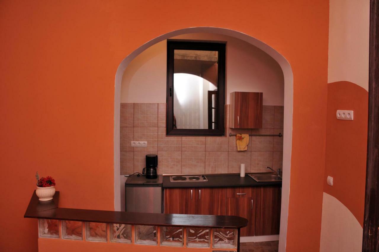 Motor House Unirii Hotel Bucureşti Ngoại thất bức ảnh